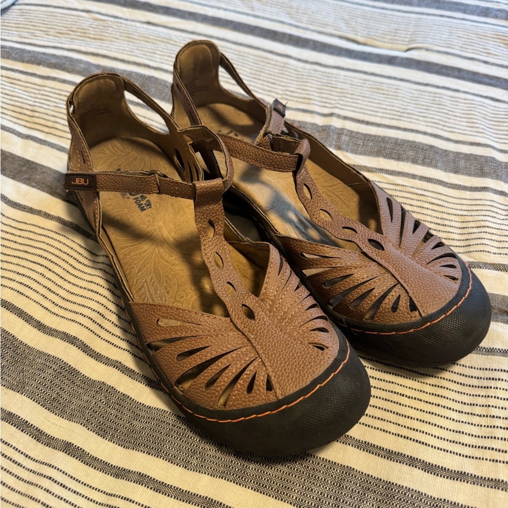 JBU Brown and Black Flats with Decorative Cutouts